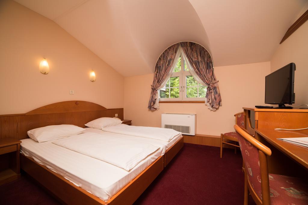 Hotel Lagus Gornji Kneginec Exterior foto